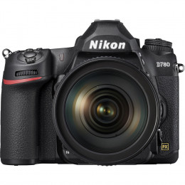 Nikon D780 com Lente 24-120mm | Brindes: Bolsa, Cartão 32GB, Mini Tripé e Kit Limpeza